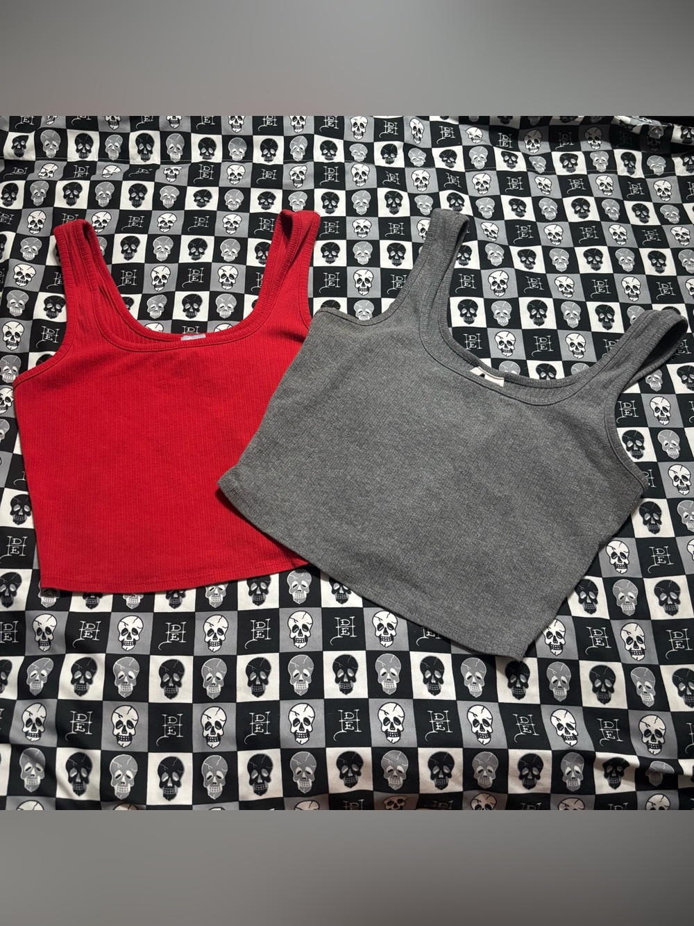 🎃5 for $25🎃 Tilly’s Full Tilt Red and Gray Ribbed Crop Top Tank Top Bundle